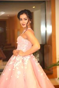 catherine-tresa-stills-104-00387