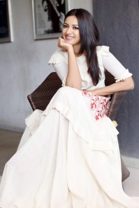 catherine-tresa-stills-147-00295