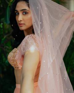 Deepti-Sati-in-Peach-Lace-lehenga-set-004