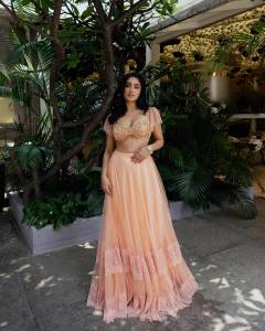 Deepti-Sati-in-Peach-Lace-lehenga-set-005