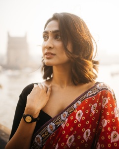 deepti-sati-in-bombay-sarees-with-blouse-look-photos-007