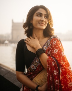 deepti-sati-in-bombay-sarees-with-blouse-look-photos