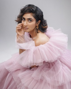 deepti-sati-in-cinderella-style-dress-design-ideas-photos