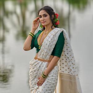 deepti-sati-in-different-outfits-photos-001
