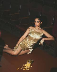 deepti-sati-in-golden-short-dress-pictures-008