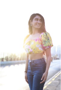 deepti-sati-in-jeans-and-printed-crop-top-dress-photos-002