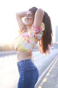 deepti-sati-in-jeans-and-printed-crop-top-dress-photos-009