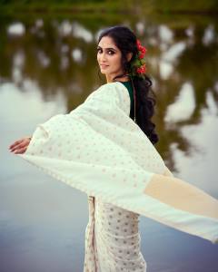 deepti-sati-in-kerala-traditional-saree-look-photos-001