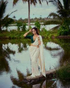 deepti-sati-in-kerala-traditional-saree-look-photos-002