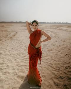 deepti-sati-in-maroon-saree-fashion-look-latest-005