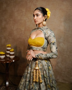 deepti-sati-in-mughal-style-lehenga-dress-photos-001