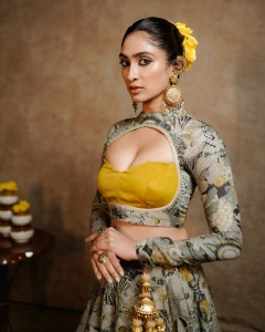 deepti-sati-in-mughal-style-lehenga-dress-photos-006