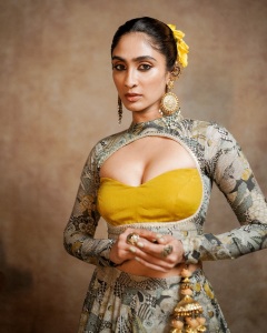 deepti-sati-in-mughal-style-lehenga-dress-photos-007