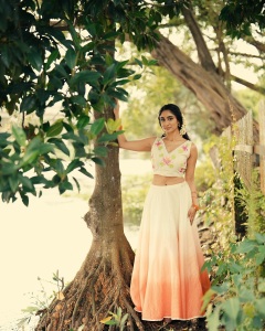 deepti-sati-in-onam-paavada-and-blouse-dress-photos