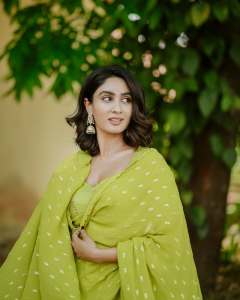 deepti-sati-in-pastel-green-lehenga-photos-005