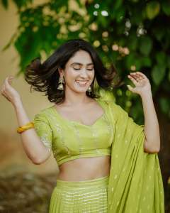 deepti-sati-in-pastel-green-lehenga-photos-006