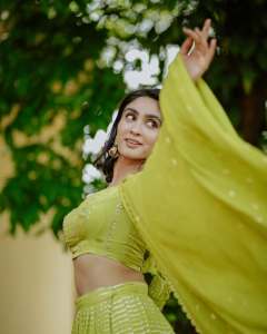 deepti-sati-in-pastel-green-lehenga-photos-010
