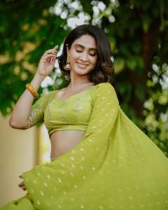 deepti-sati-in-pastel-green-lehenga-photos-012