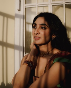 deepti-sati-in-saree-with-blouse-ideas-photos