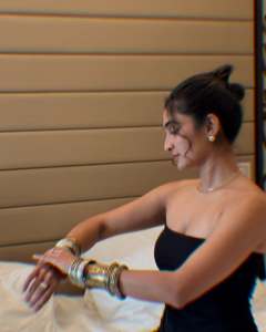 deepti-sati-in-strapless-black-cropped-top-photos-008