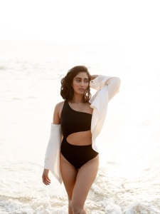 deepti-sati-in-swim-suit-black-photos-latest-003