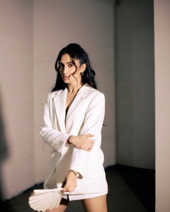 deepti-sati-in-white-glamour-outfit-ideas-photos-006