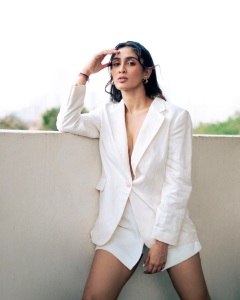 deepti-sati-in-white-glamour-outfit-ideas-photos-009