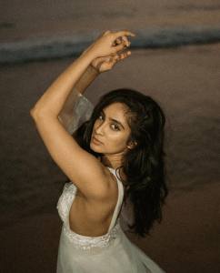 deepti-sati-in-white-gown-images