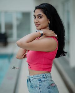 deepti-sati-in-white-top-and-shorts-photos-006