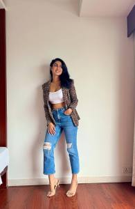 deepti-sati-in-white-top-and-shorts-photos-012