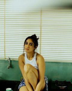 deepti-sati-in-white-top-and-shorts-photos-016