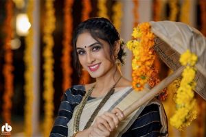 deepti-sati-latest-onam-photoshoot-in-kerala-saree