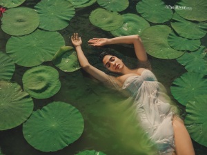 deepti-sati-viral-photoshoot-in-water-latest-008