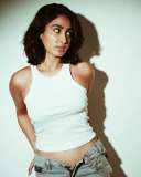 deepti-sati-in-jeans-and-sleeveless-crop-top-high-neck-photos-015