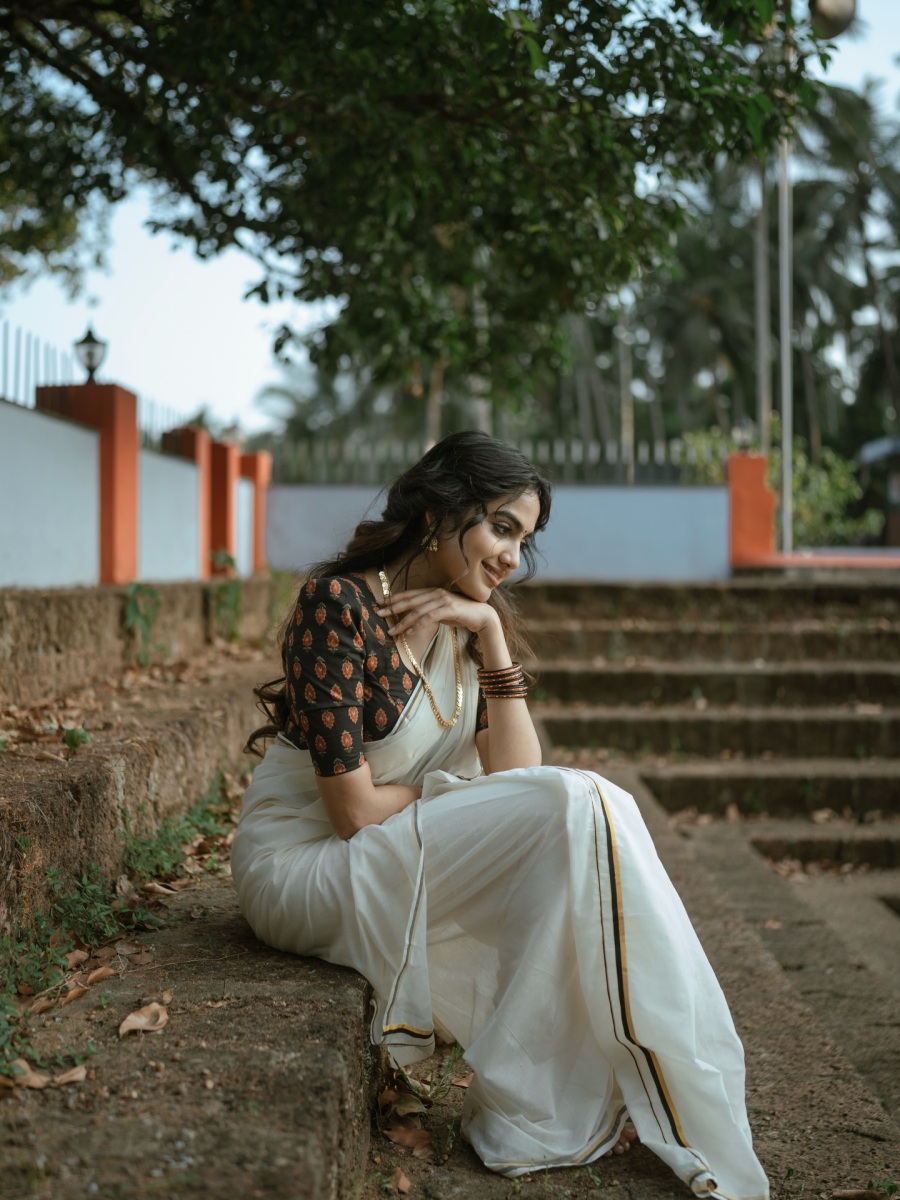 actress-devika-sanjay-latest-photos-011