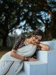 actress-devika-sanjay-latest-photos-013