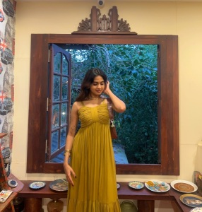 devika-sanjay-goa-trip-outfit-photos-002