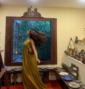 devika-sanjay-goa-trip-outfit-photos