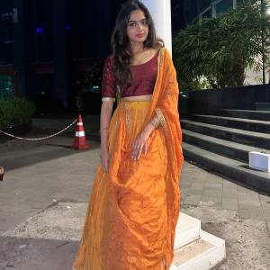 devika-sanjay-in-davani-photos-001