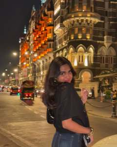 devika-sanjay-in-outing-dress-ideas-photos-004
