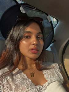 devika-sanjay-latest-photos-in-her-vacation-trip-outfits-004