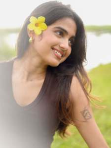 devika-sanjay-latest-photos-in-her-vacation-trip-outfits-019