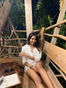 devika-sanjay-latest-photos-in-her-vacation-trip-outfits-026