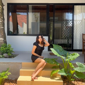 devika-sanjay-short-dress-ideas-styling-outfit-photos-002