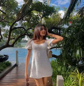 devika-sanjay-short-dress-ideas-styling-outfit-photos-010