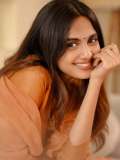devika-sanjay-in-party-wear-simple-elegant-churidar-designs-photos-002