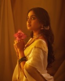 devika-sanjay-in-village-girl-look-photo-002