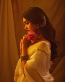 devika-sanjay-in-village-girl-look-photo-003