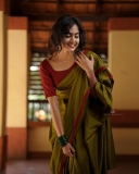 devika-sanjay-latest-photos-in-saree-003