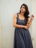 sai-dhanshika-wearing-jeans-material-long-dress-images-001